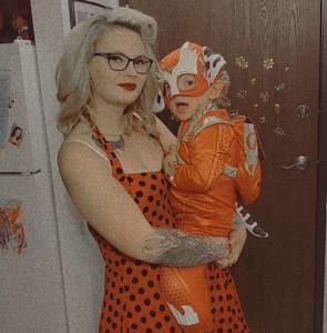 Meet your Posher, Evangeline